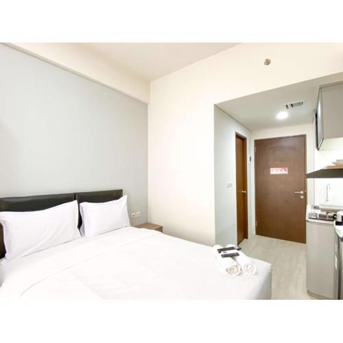 Homey and Well Design Studio Transpark Juanda Bekasi Timur Apartment By Travelio