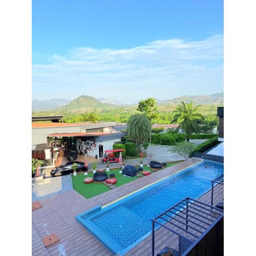 Homey At The Dam, Private House