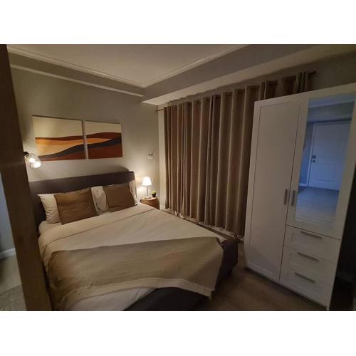 Homey condo unit in BGC - B SOMA NT