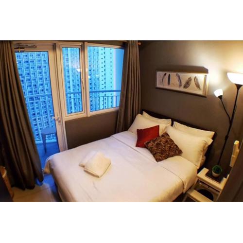 HOMEY MAKATI CONDO UNIT with NETFLIX