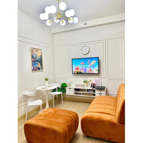 Homey Palace Staycation