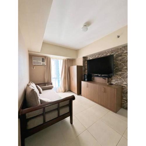 Homey Stay 1 BEDROOM, inside IT PARK