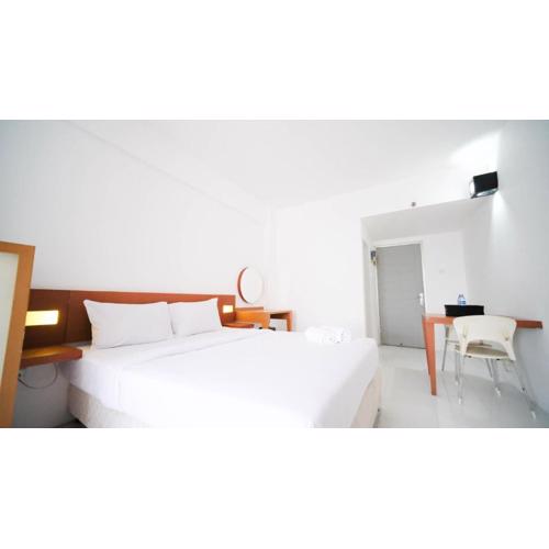 Homey Studio Apartment at Dian Regency By Travelio