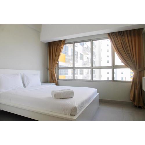 Homey Studio at Springlake Summarecon Bekasi Apartment By Travelio