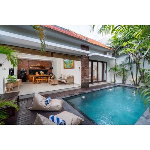 Honeymoon Villa Aisha in The Heart of Legian