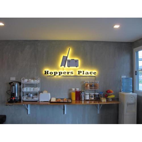 Hoppers Place Donmuang Hostel
