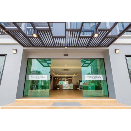 Horsehill Hotel Sriracha