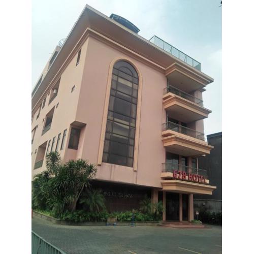 Hotel 678 Kemang Powered By Cocotel