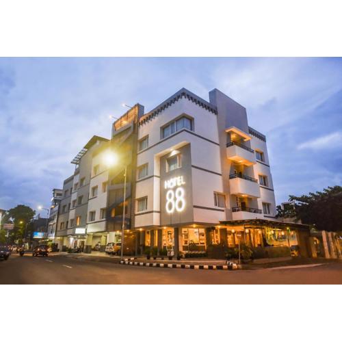 Hotel 88 Jember By WH - Strategic Location In The City Center