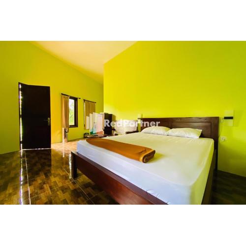 Hotel dan Gazebo Syariah Pinggir Kali Prigen RedPartner