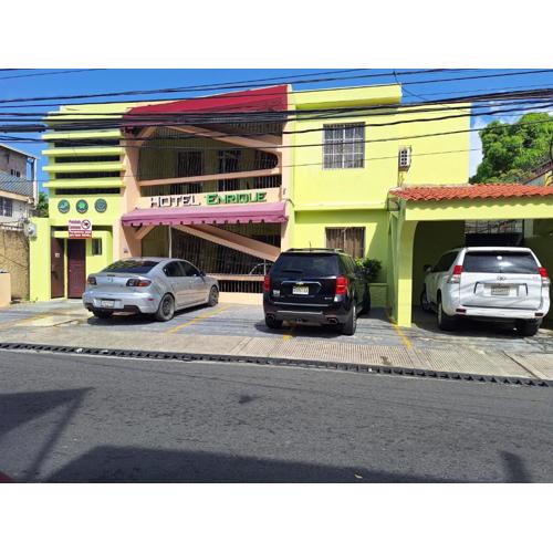 Hotel Enrique I Gazcue, Bed and Breakfast