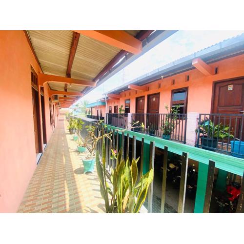 Hotel Gerung 1 near Alun Alun Nganjuk Mitra RedDoorz