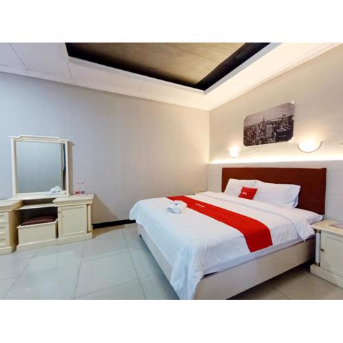 Hotel Istana Syariah Pekalongan by Hello Room