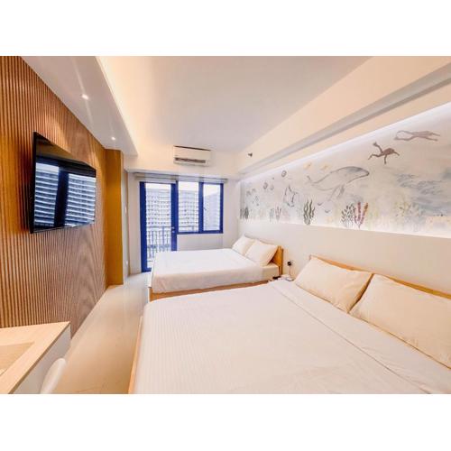 Hotel-Like Staycation 4 near MOA with WiFi & Netflix