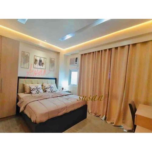 Hotel like Studio with balcony WIFI Neflix at Megaworld Iloilo