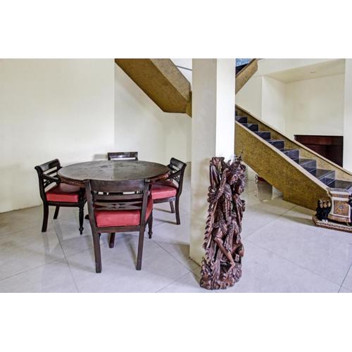 Hotel O Ayu Bypass MansionNearBundaran Gerung