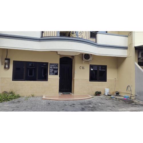 Hotel O C16 Siwalankerto Syariah