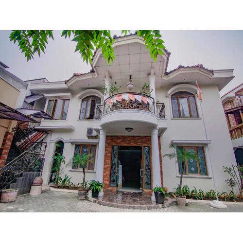 Hotel O Gayatri Residence