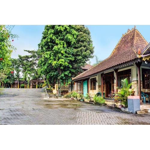 Hotel O Griyo Werdiningsih