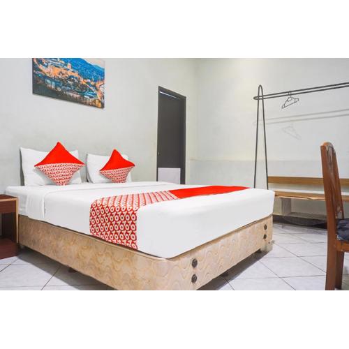 Hotel O Makassar near Mall Panakukkang formerly Sayang Home Stay