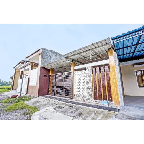 Hotel O Sobat Ijen HomestayNearSungai Prengsengan