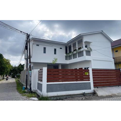 Hotel O White House SyariahNearOYO 93457 White House Syariah