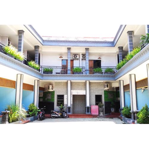 Hotel Salma Syariah Mitra RedDoorz near Terminal Baru Kediri