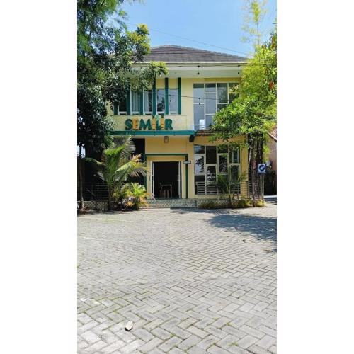 Hotel Semilir Syariah Sampang