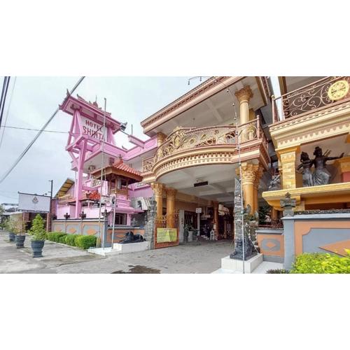 Hotel Shinta 1 near Stasiun Kertosono Mitra RedDoorz