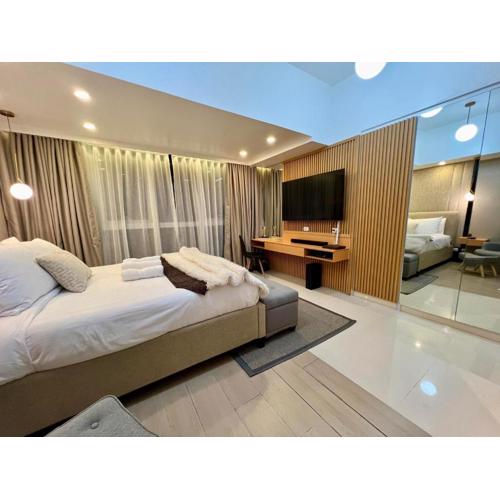 Hotel Vibe Condo at Uptown Parksuites BGC