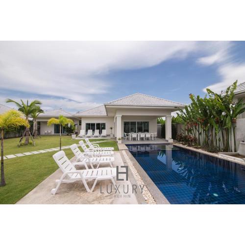 Hua Hin Pool Villa with 4 Bedrooms L50