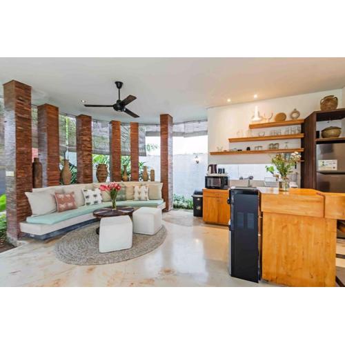 Huge & Good location 6 BR Villa in Seminyak