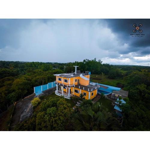 Huge house with seaview
