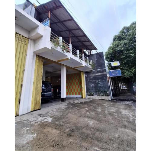 Huis TANTI Homestay Jember