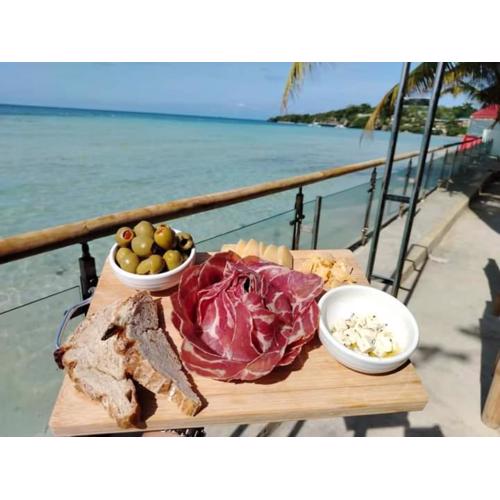 Hydrogen Beach Bar and Resort