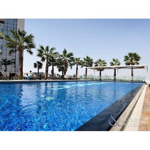 I Fabulous Retro-Chic Oasis I Prime N Lively Spot