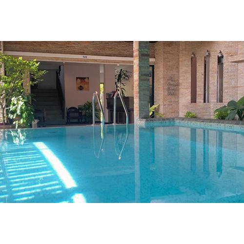 Ice Kamala Beach Hotel