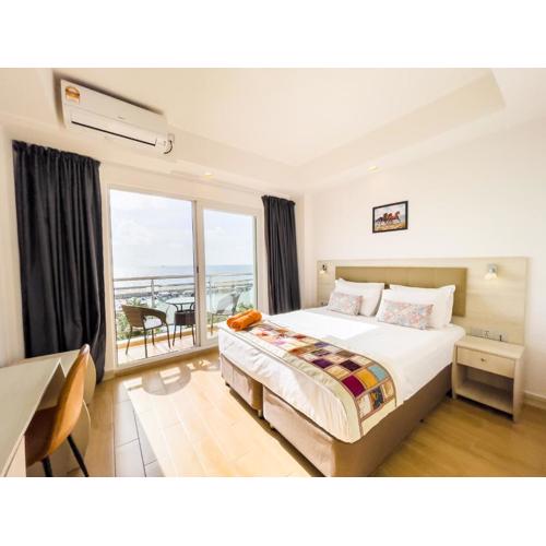 iCom Marina Sea View