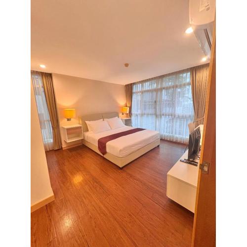 ICON NARINDRA SUITES HOTEL Sukhumvit Bangkok Thailand 50sqm to 90sqm Rooms & FREE Minibar
