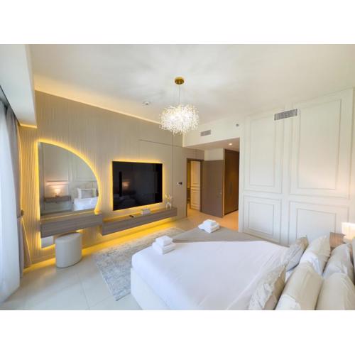 Iconic Burj Khalifa, Fountain Views, Luxury 2BR