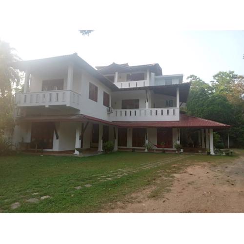 Ileesha Guest & Villa