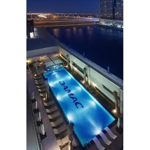 In Vogue Live On the Canal in Business Bay