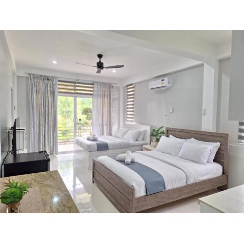 INATO SUITES Rm 2 2 queen beds