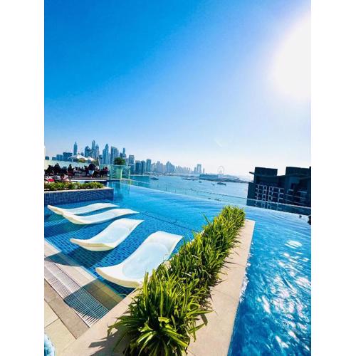 Infinity Pool Studio in Palm Jumeirah on Exclusive West Beach