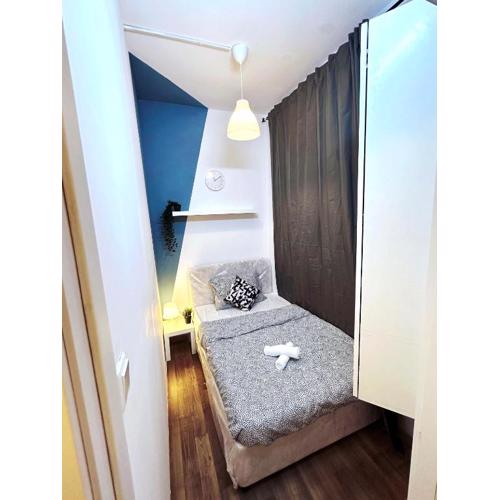 Inspire Partition Room in Al Seef Near Burjuman Metro