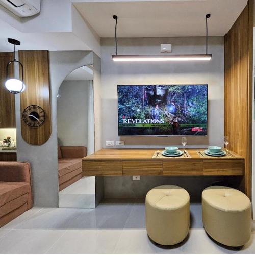 Inspiria Condo in Poblacion - Walk to Abreeza Mall