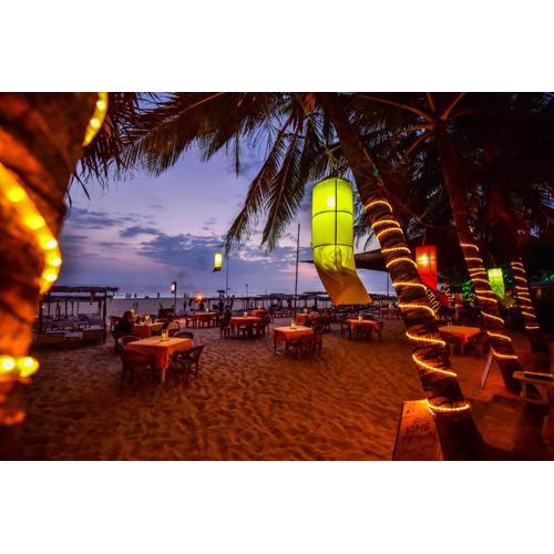 International Beach Hotel & Restaurant