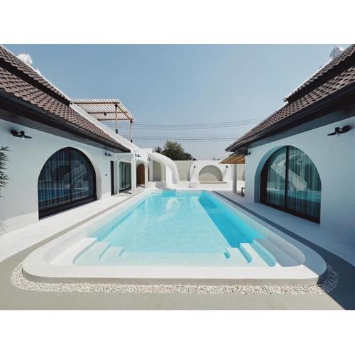 Isla Villa, European Luxe