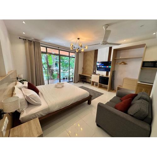 Island Getaway Villa - 5BR with Patio