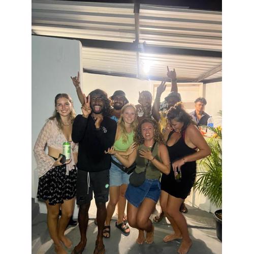 Island Wave Surf Hostel